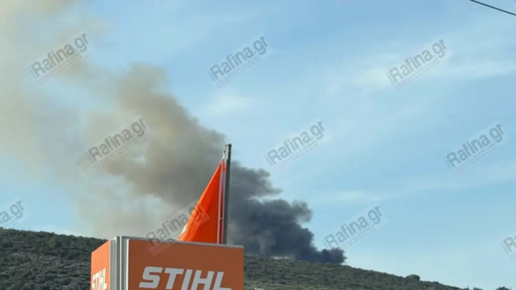 Μαραθώνας: Φωτιά σε αποθήκες στη βάση ελικοπτέρων του Πολεμικού Ναυτικού