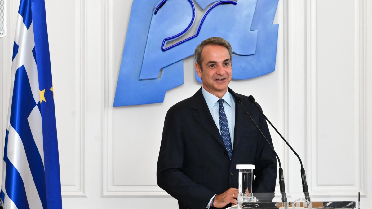 Μητσοτάκης: “Να καταπολεμήσουμε ένα στίγμα για μια νόσο που καλπάζει” – Υπεγράφη η σύμβαση για το Εθνικό Πρότυπο Κέντρο για την Άνοια στο Περιστέρι