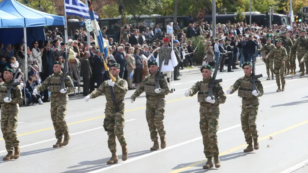 Θεσσαλονίκη: Με την μεγάλη στρατιωτική παρέλαση κορυφώνονται οι τριήμερες εορταστικές εκδηλώσεις