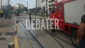 Τραμ παρέσυρε πεζή στον Πειραιά – Νοσηλεύεται σοβαρά τραυματισμένη στο Τζάνειο