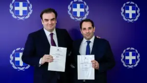 Κατατέθηκε στη Βουλή το προσχέδιο του νέου προϋπολογισμού – Νέα μέτρα 2,27 δισ. ευρώ για μισθούς, συντάξεις, αγρότες και επιχειρήσεις