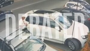 Εξαρθρώθηκε σπείρα που έκλεβε οδηγούς σκάζοντας τα λάστιχα του οχήματός τους – Συνελήφθησαν δύο άτομα (βίντεο)