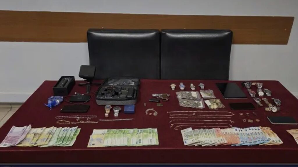 Εξαρθρώθηκε σπείρα που “ρήμαζε” σπίτια σε περιοχές της Βόρειας Ελλάδας – Σχεδόν 80.000 ευρώ η λεία τους